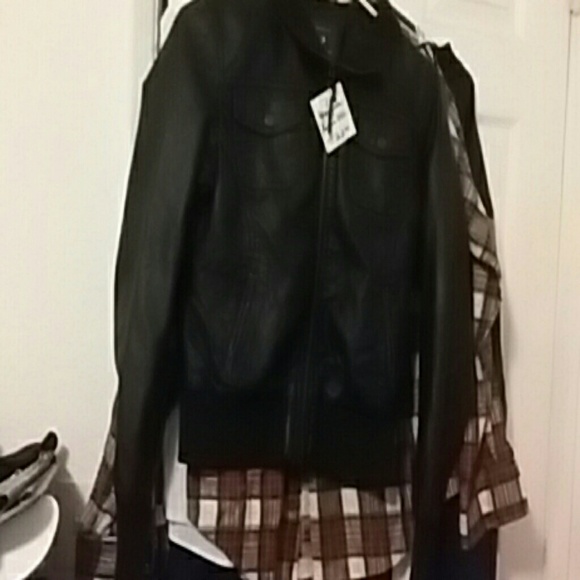 Clothes - Picture 4 of 4